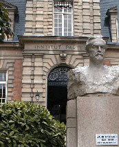 Entrance to the Pasteur Institute in Paris